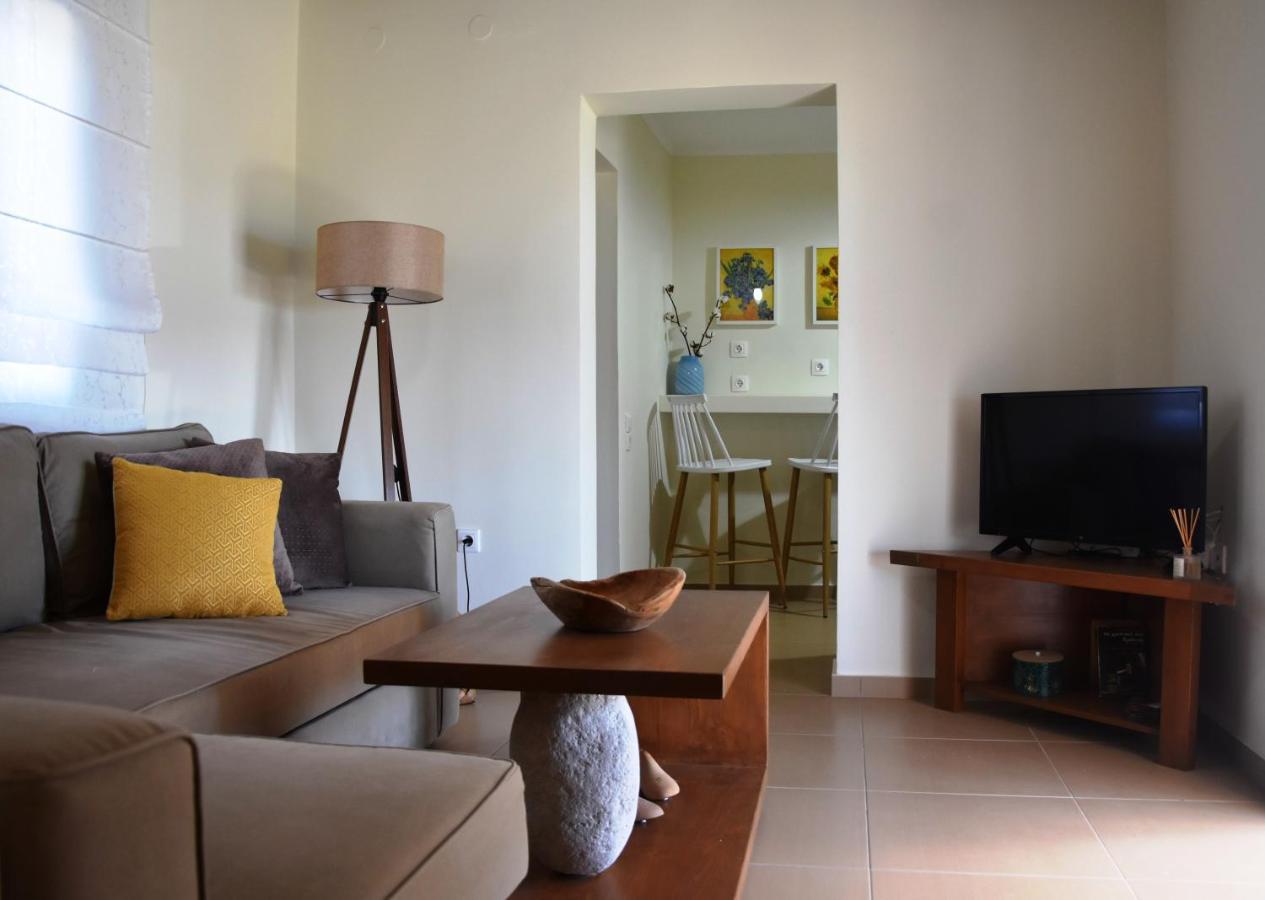 Nelleas Home Adamantas  Bagian luar foto